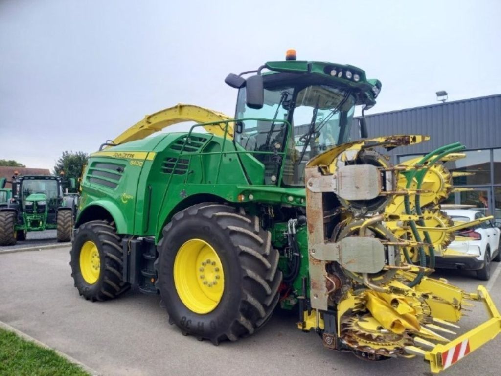 John Deere 8400 Self propelled forage harvester €230,000
