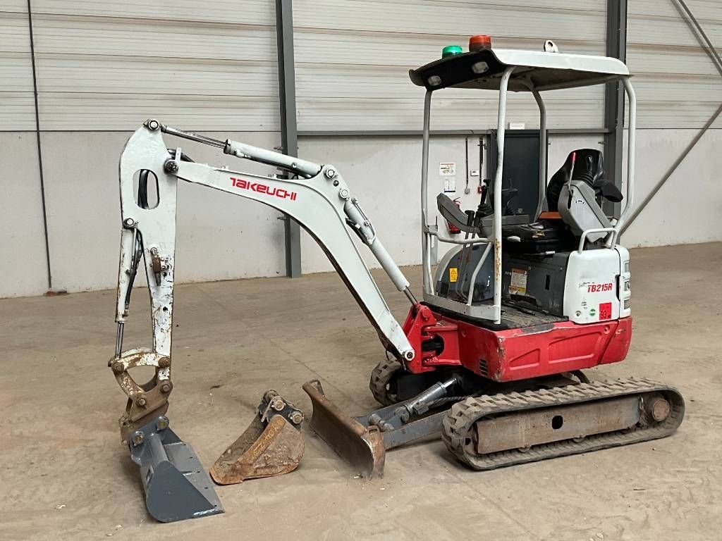 Takeuchi tb 215 r Mini-pelle 12 500 €