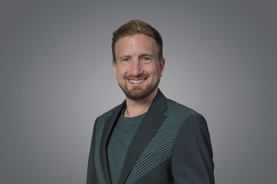 stefan-buesser-rgb-bildschirm-2500x2246px-1