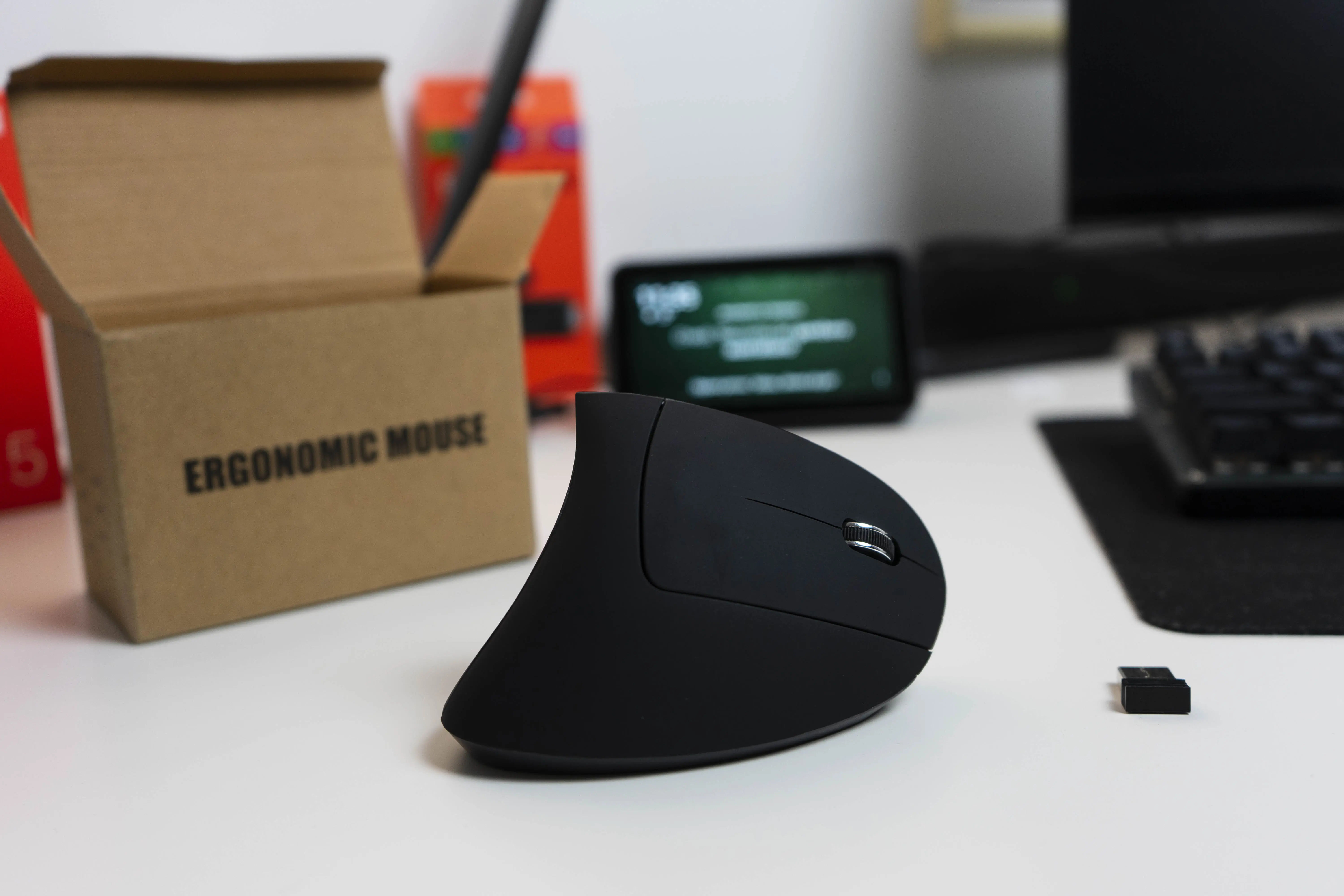 GeekerChip Mouse Ergonomico mano