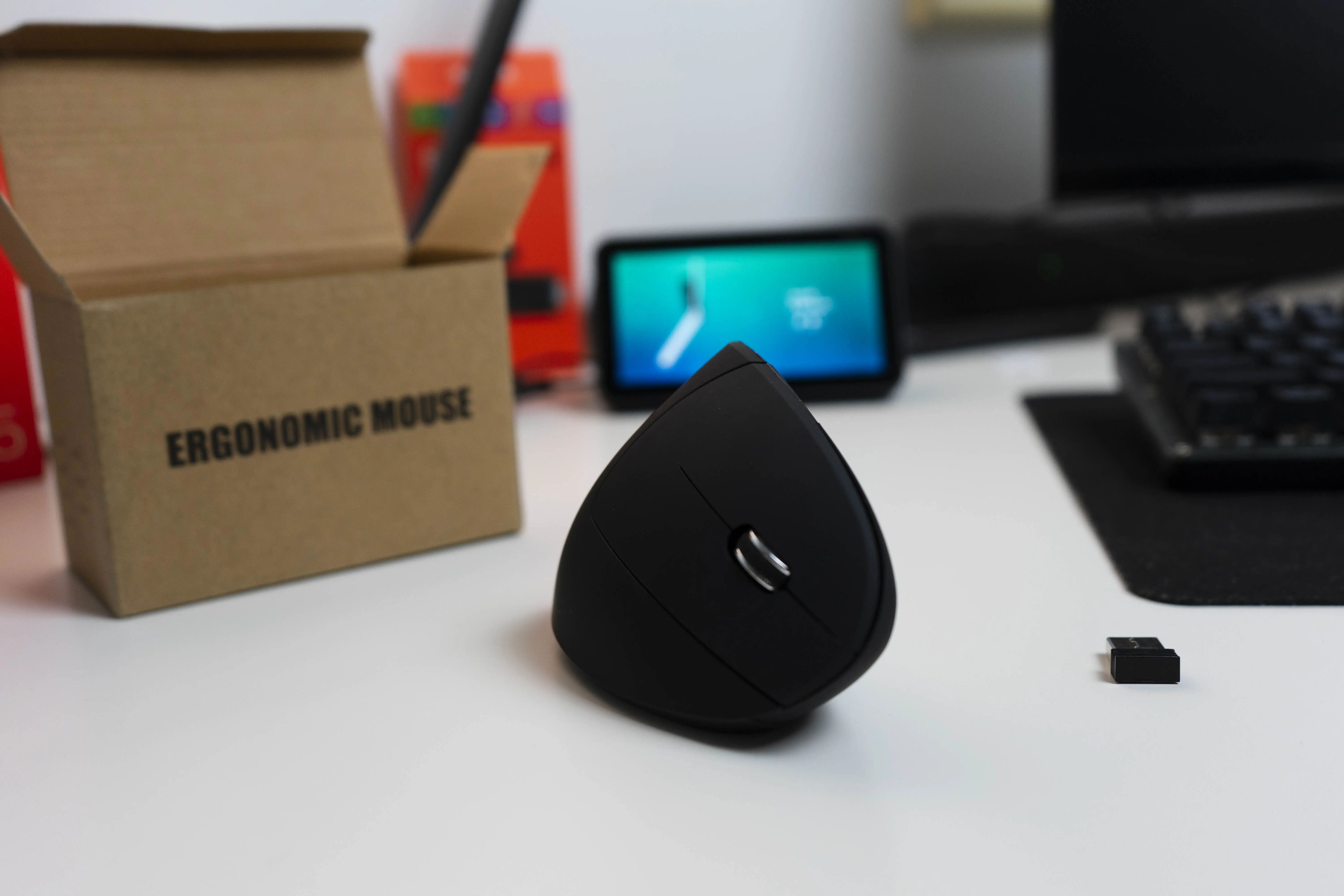 GeekerChip Mouse Ergonomico mano
