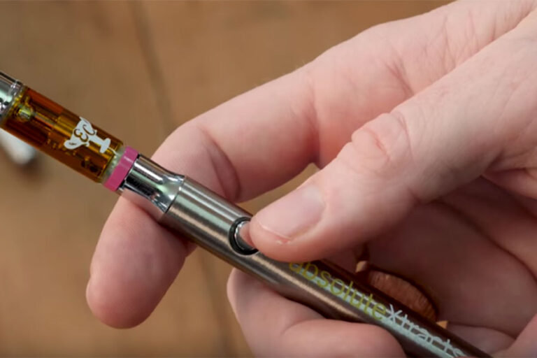 how to use vape cartridge battery