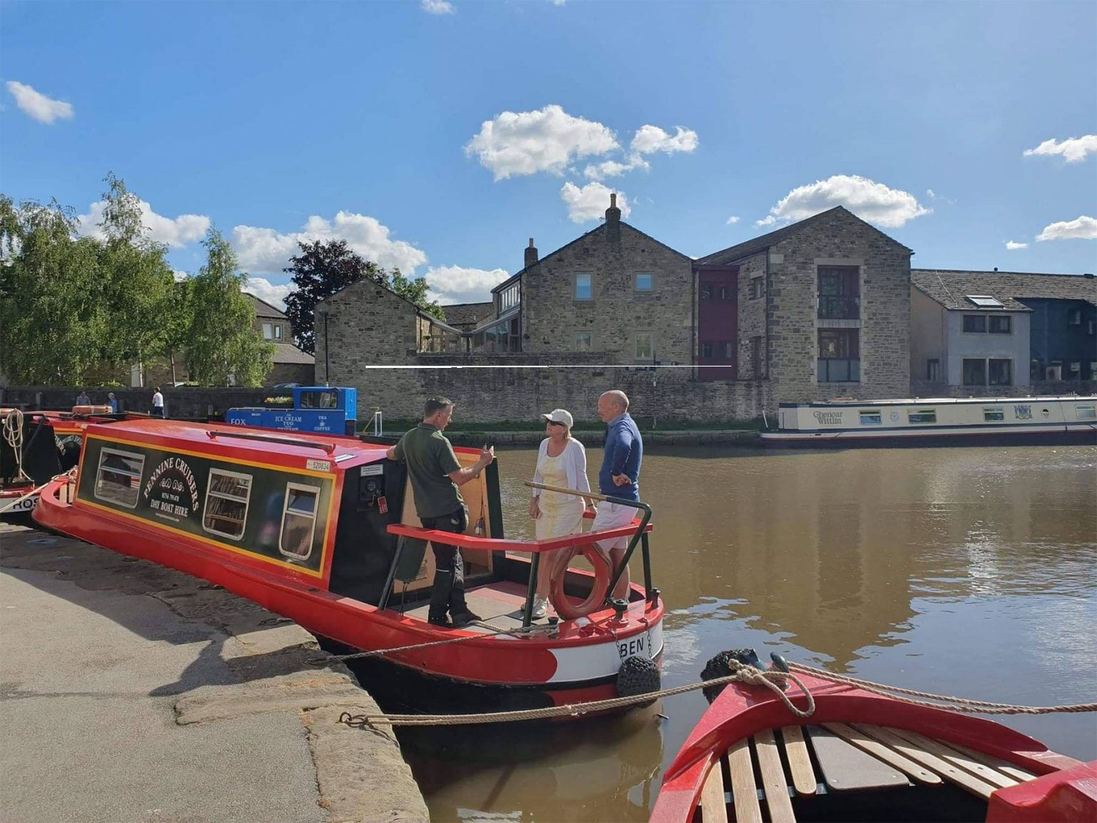 Day Boat Hire - Skipton Boat Trips with Pennine Cruisers