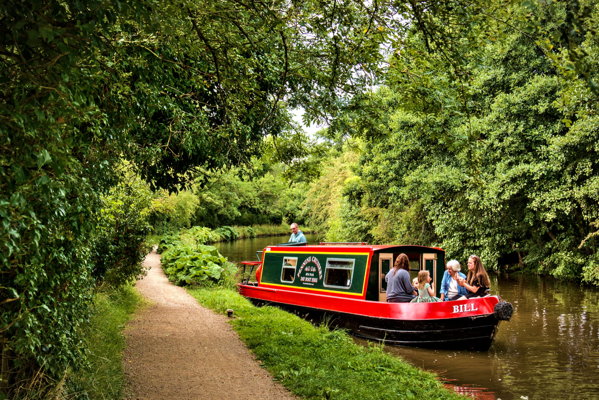 Skipton Canal Boat Trips - Day Boat Hire with Pennine Cruisers Skipton Canal Boat Trips - Day Boat Hire with Pennine Cruisers