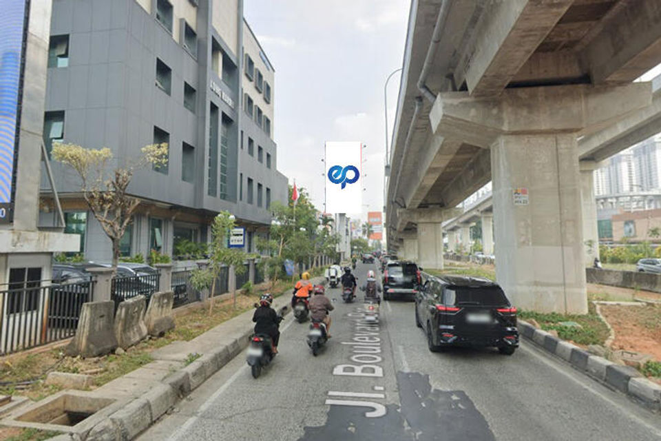 Jl. Boulevard Barat Raya (Depan Gading Marina Inkopal), Jakarta Utara