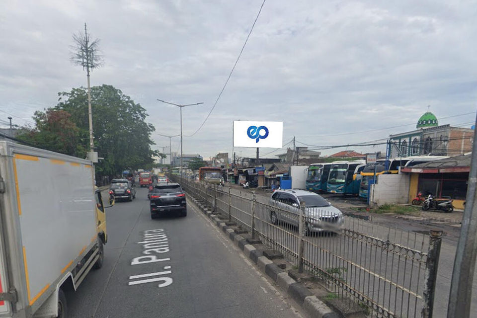 Jl. Raya Bekasi (Depan Mall PTC), Jakarta Timur