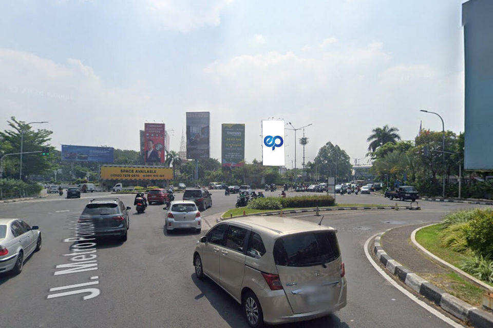 Perempatan Pondok Indah Jl. Margaguna Raya, Jakarta Selatan