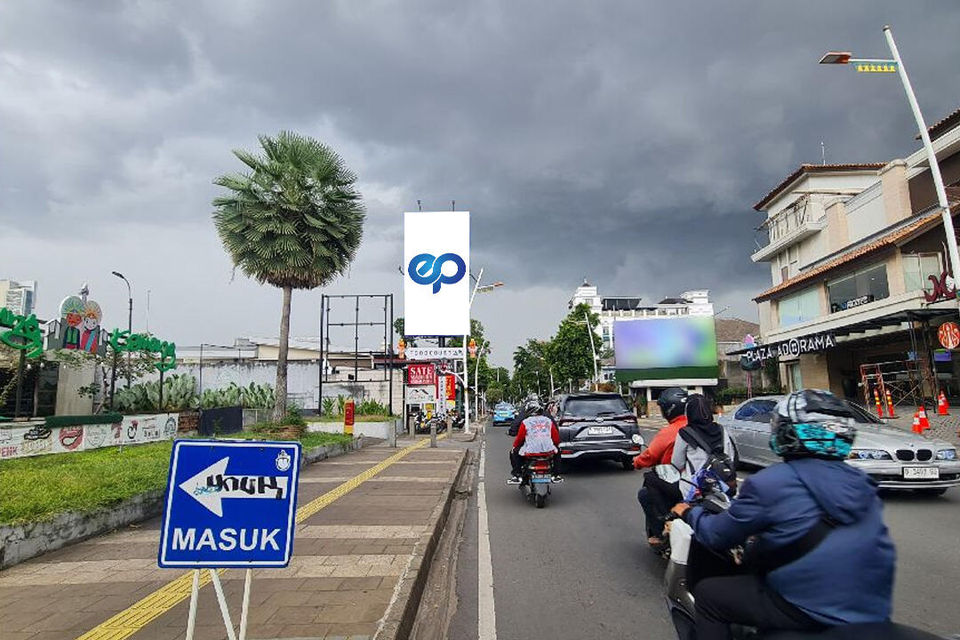 Jl. Kemang Raya (Plaza Adorama) A, Jakarta Selatan