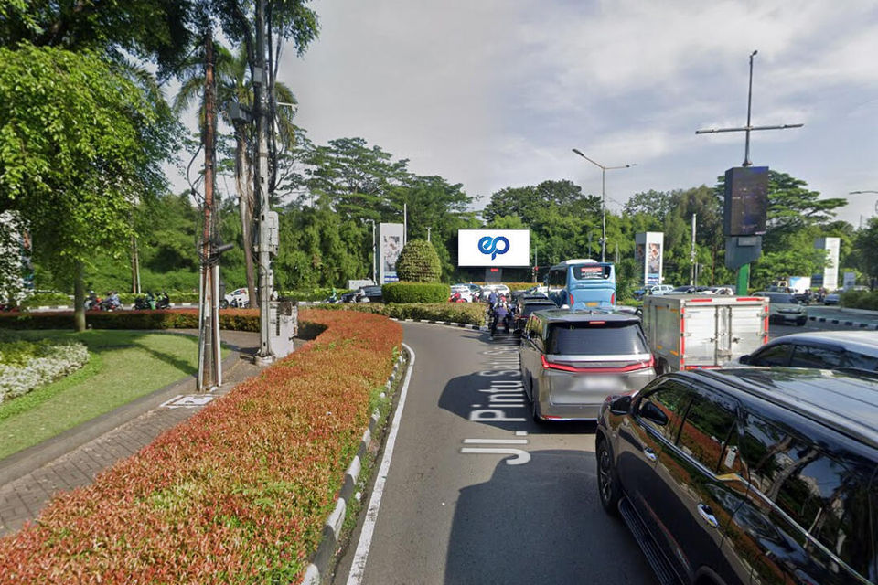 Videotron at Jl. Asia Afrika (Gelora Bung Karno), Jakarta Pusat