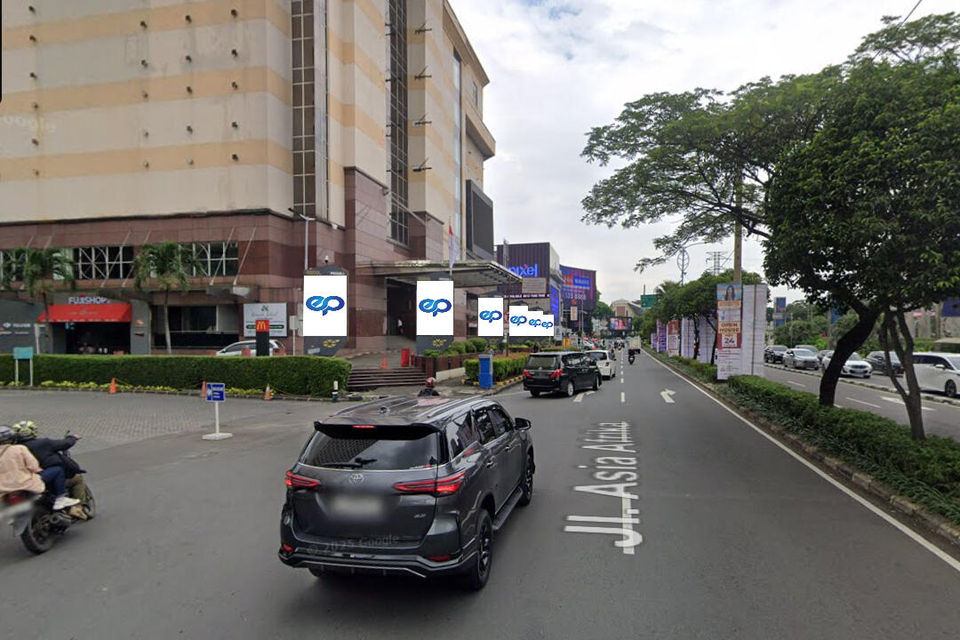 Videotron at Jl. Asia Afrika (Senayan Trade Center), Jakarta Pusat