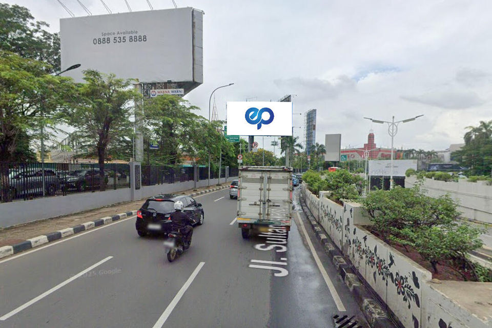 Jl. Sultan Iskandar Muda - Pondok Indah (depan Ranch Market), Jakarta Selatan