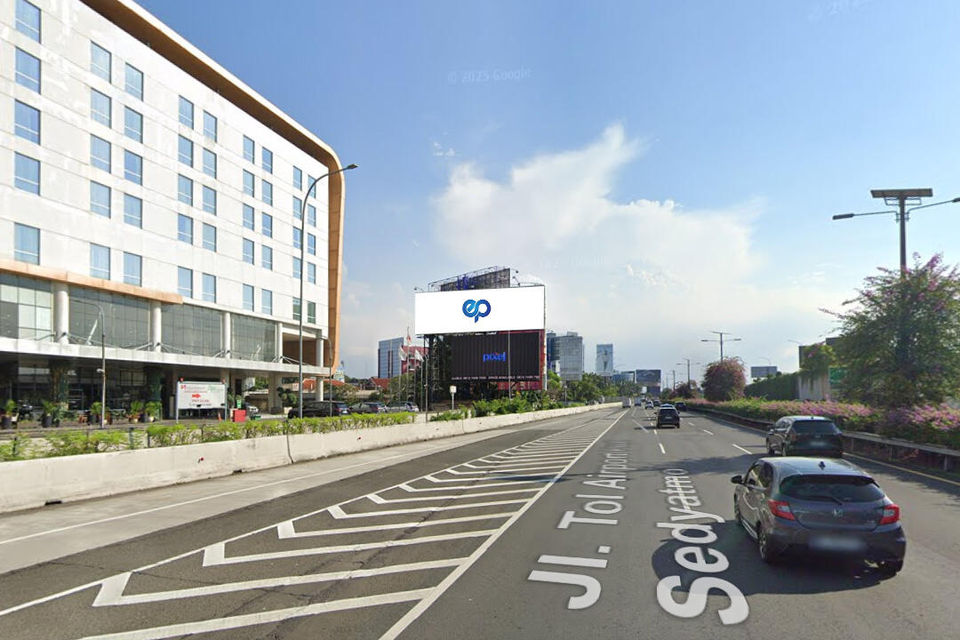 Billboard at Jl. Prof. Dr. Sedyatmo (KM32+500), Tangerang