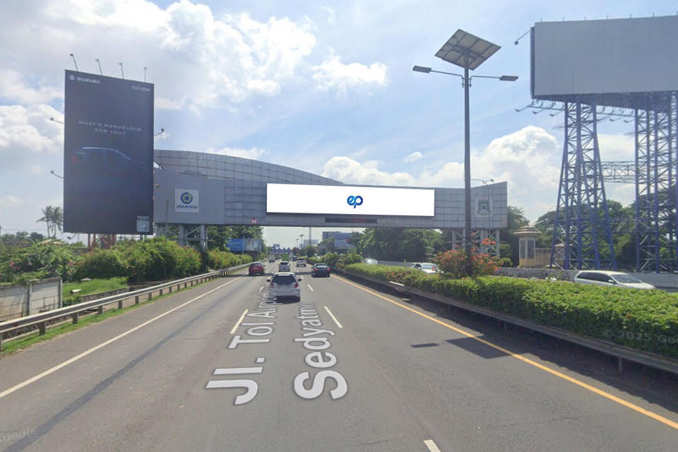 Billboard at Sedyatmo Tol Road KM 31+200, Tangerang