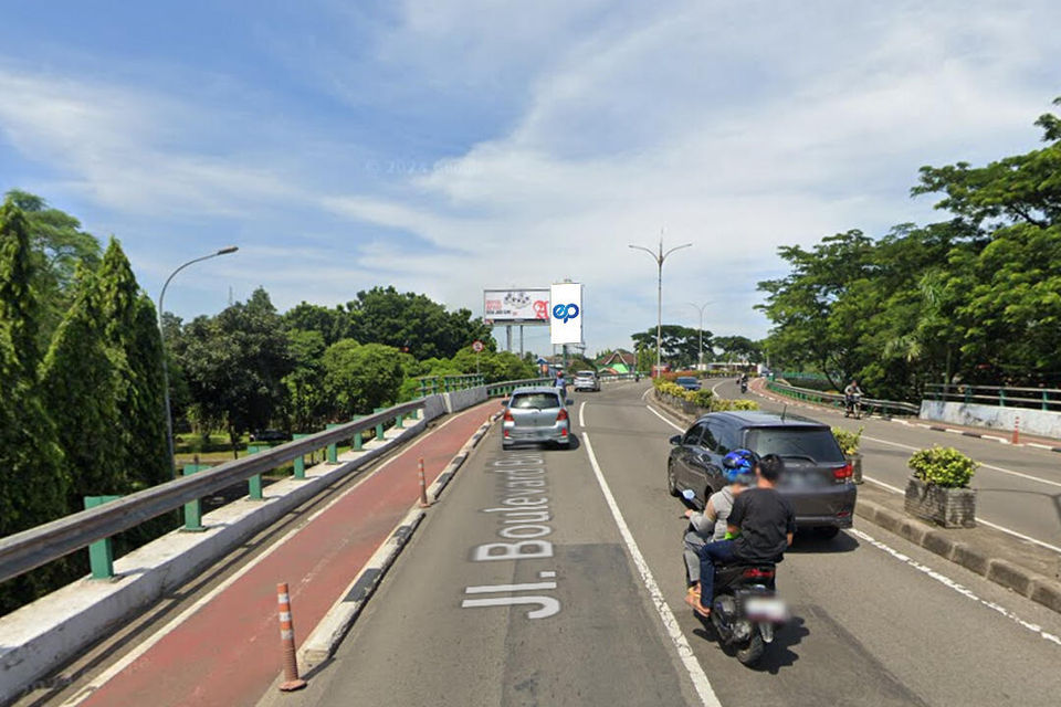 Billboard at Jl. Boulevard Bintaro Jaya (Parigi), Tangerang Selatan