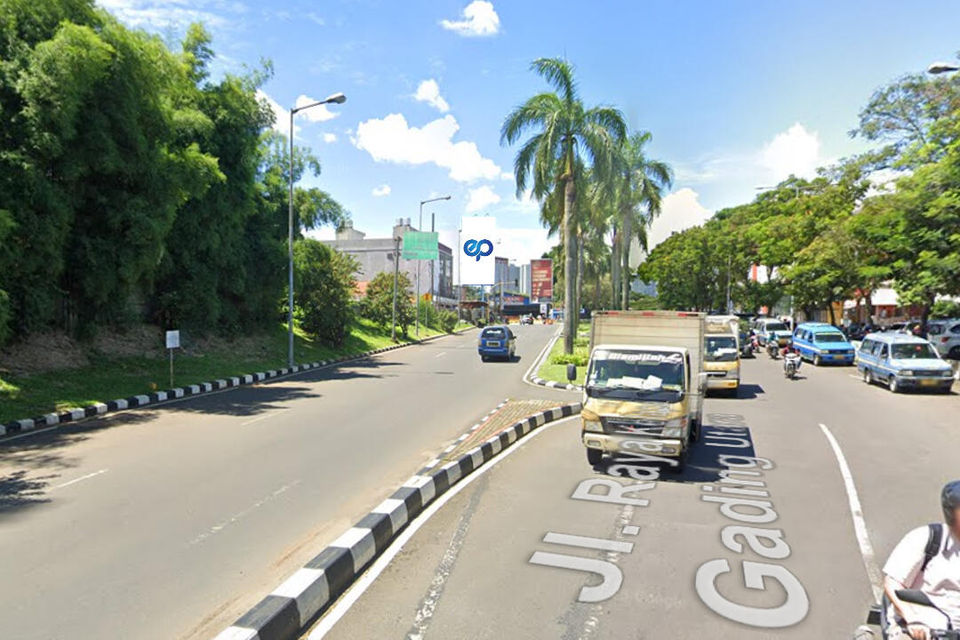 Billboard at Pertigaan Gading Serpong, Tangerang Selatan