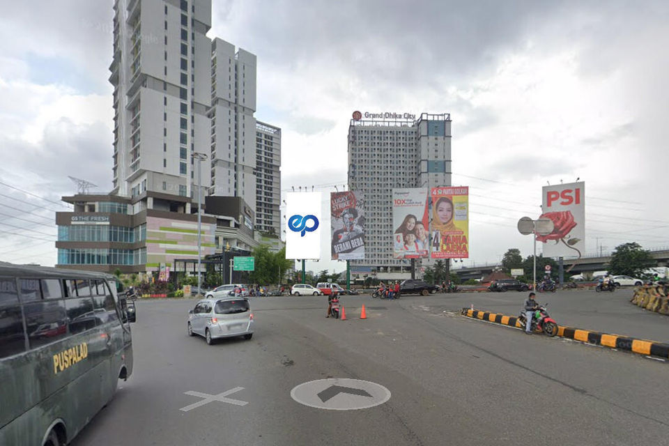 Billboard at Jl. Joyomartono (Exit Tol Timur), Bekasi