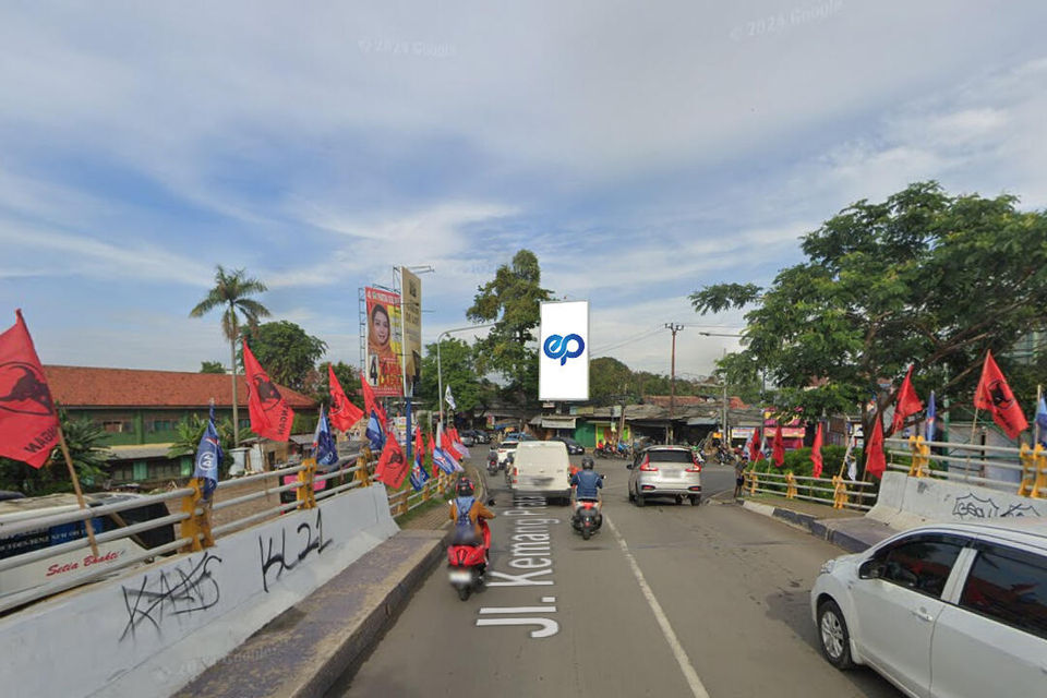 Billboard at Jl. Raya Pekayon (Pertigaan Kemang Pratama), Bekasi