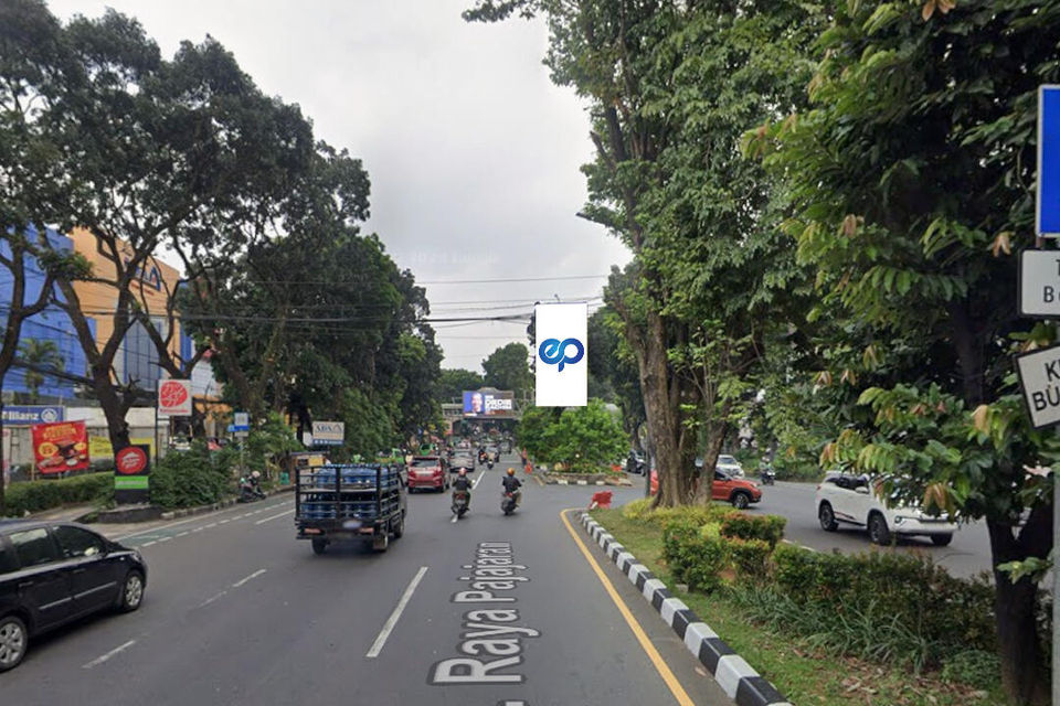 Billboard at JL. Raya Padjajaran (Median JL. Padjajaran ), Bogor