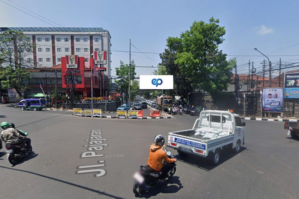 Billboard at JL. Pasirkaliki (Istana Plaza), Bandung