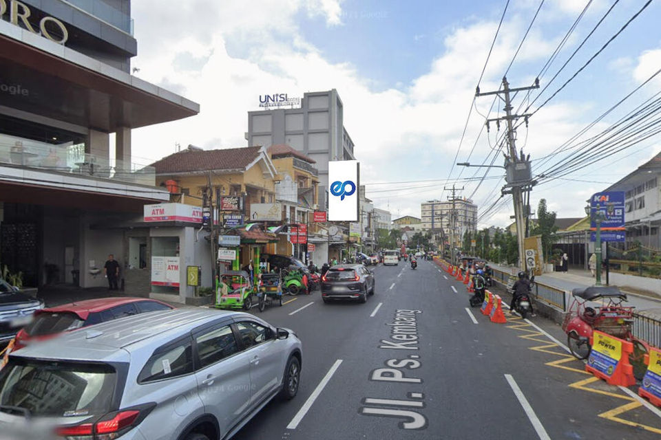 Billboard at Jl. Pasar Kembang (Stasiun Tugu Yogyakarta), Yogyakarta