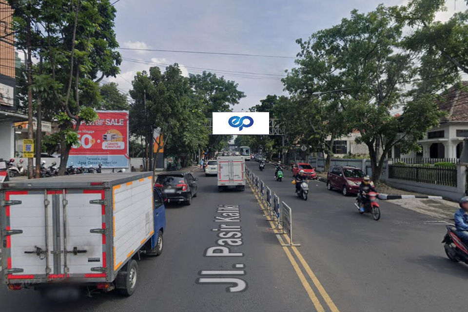 Billboard at Jl. Hos Tjokroaminoto (Pasirkaliki), Bandung