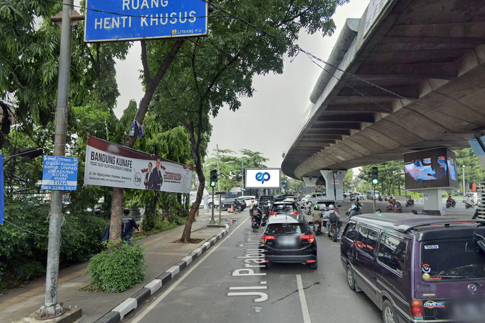 JI. Ir. H. Juanda (Perempatan Simpang Dago Cikapayang), Bandung