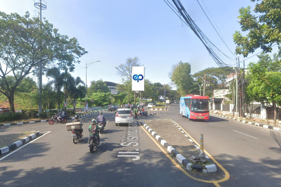 JI. Dr. Wahidin (Depan Fish & Co), Semarang