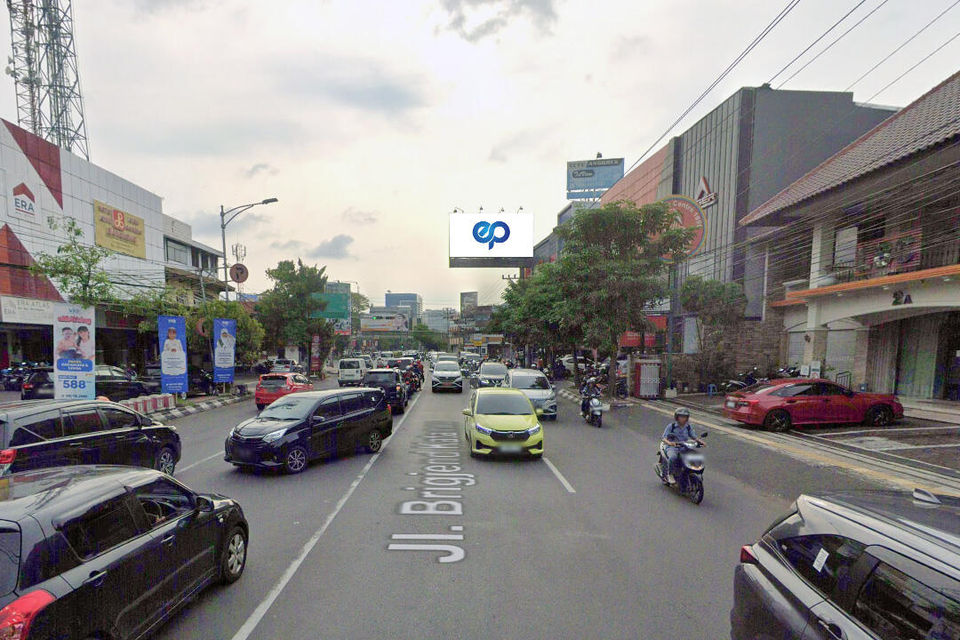 Billboard at Perempatan JI. Brigjend Katamso - JI. A. Yani, Semarang