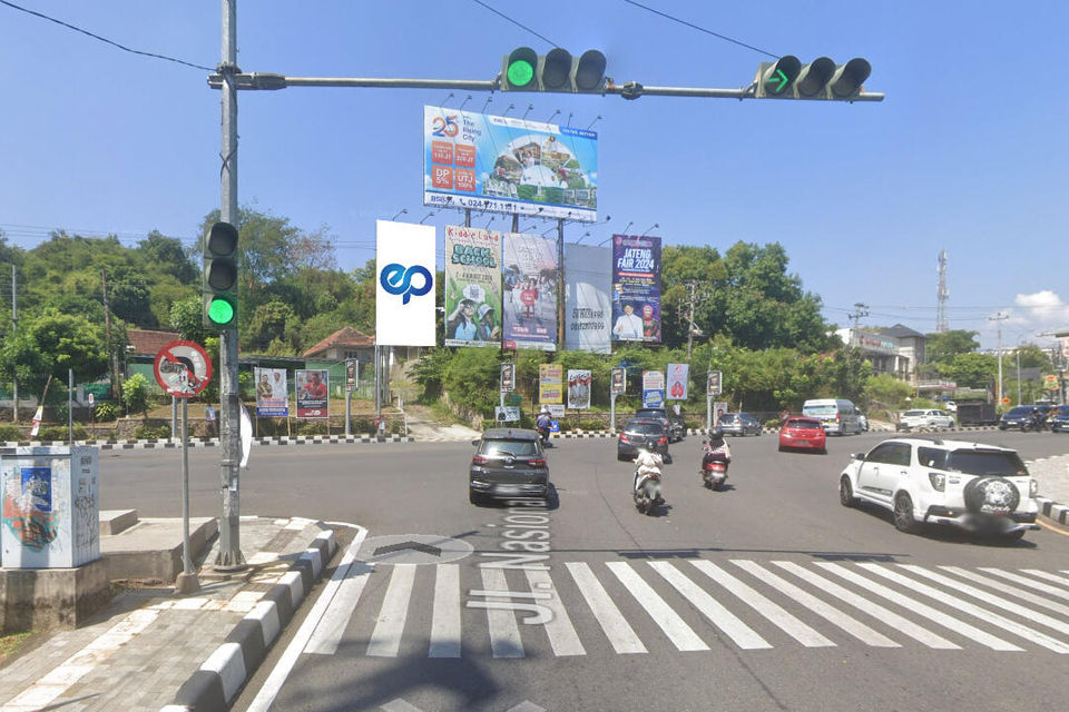 Billboard at JI. Teuku Umar - Dr. Wahidin Kaliwiru, Semarang