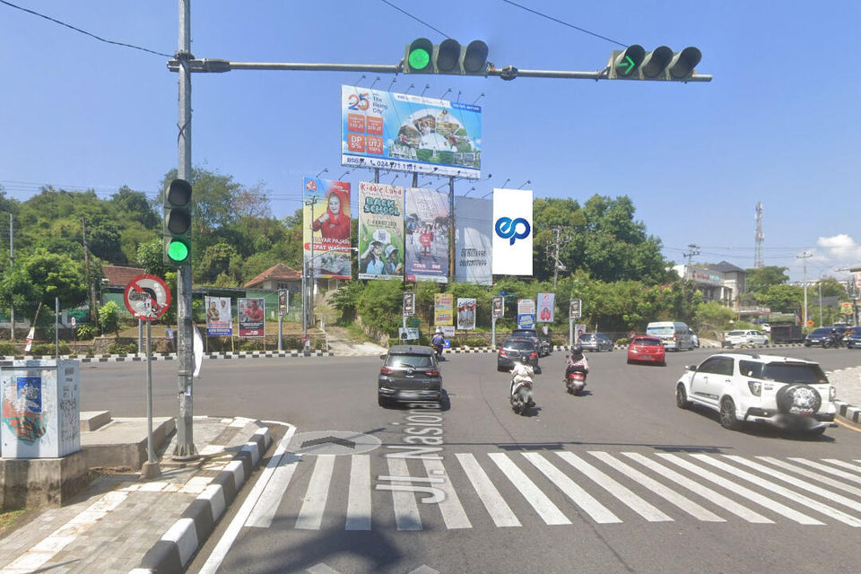 Billboard at JI. Teuku Umar - Dr. Wahidin Kaliwiru, Semarang