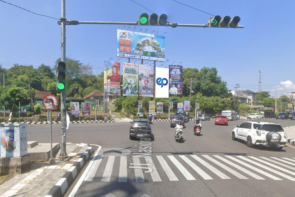 Billboard at JI. Teuku Umar - Dr. Wahidin Kaliwiru, Semarang
