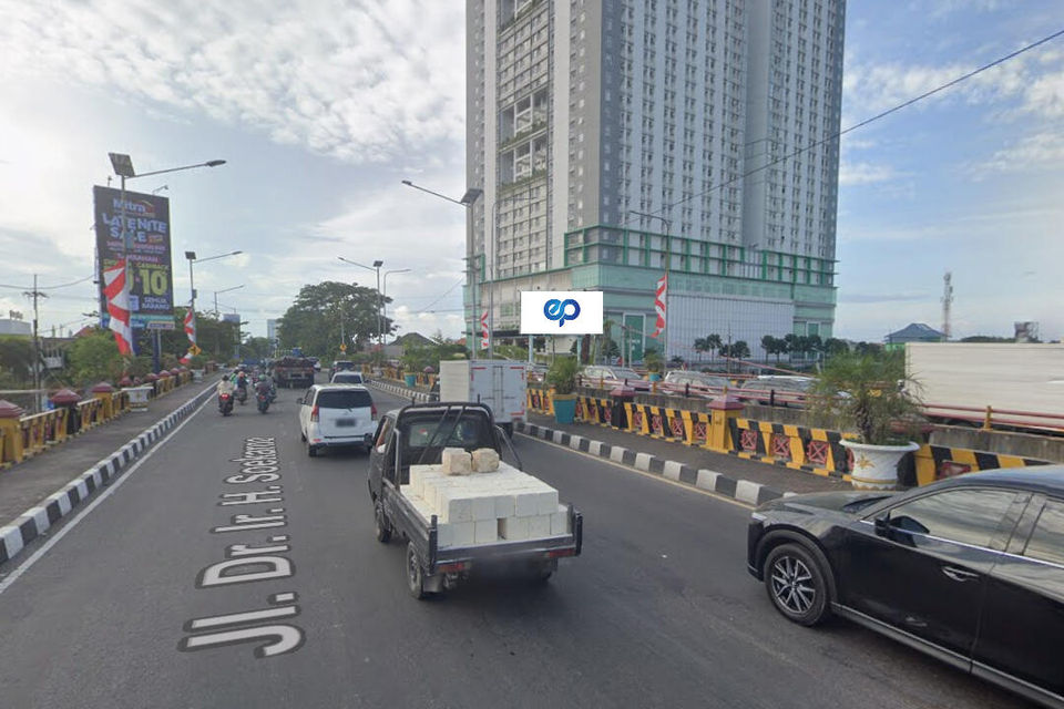 JI. Ir. Soekarno - MERR (Depan Bali Hinggil), Surabaya