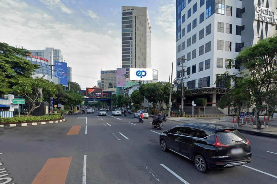 Billboard at JI. Basuki Rahmat (Dekat Gramedia Expo), Surabaya