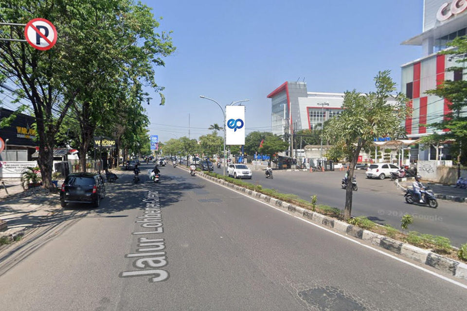 JI. Dr. Cipto Mangunkusumo (Depan Bandar Djakarta Seafood)