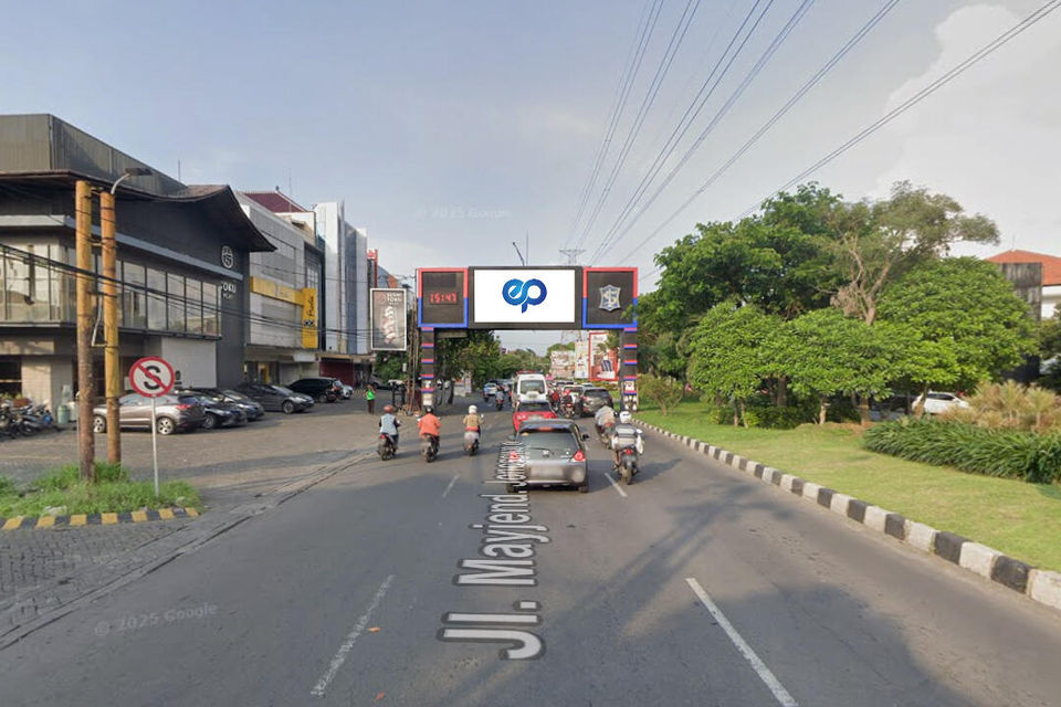 Videotron at JI. Bukit Darmo Boulevard, Surabaya