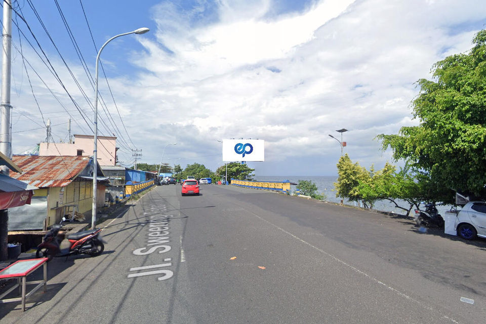 Billboard at Jl. Sweering tobohoko, Ternate