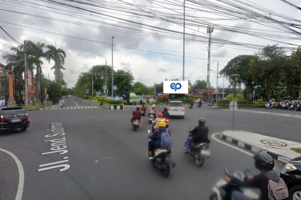 Videotron at Jl. Sudirman (simpang Jl Raya Puputan), Bali