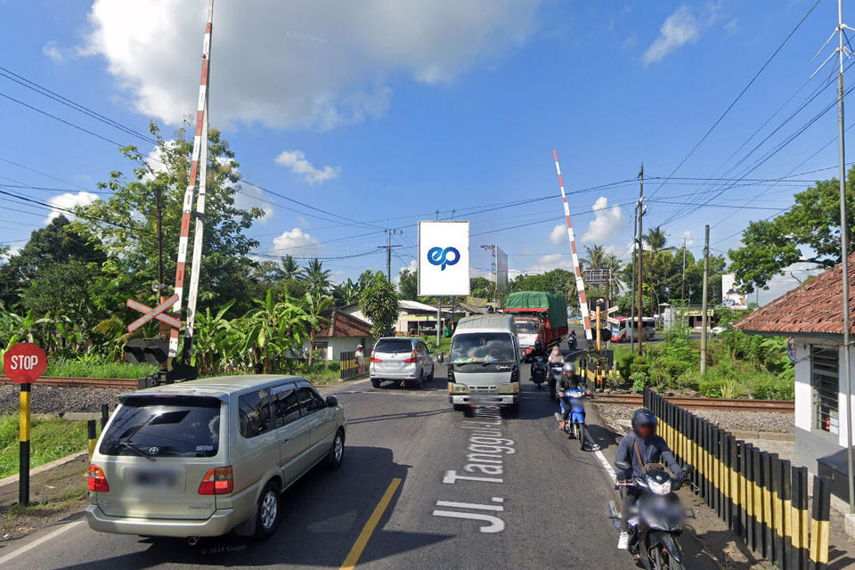 Jl. Raya Tanggul - Lumajang (Barat Terlintasan Rel KAI), Jember
