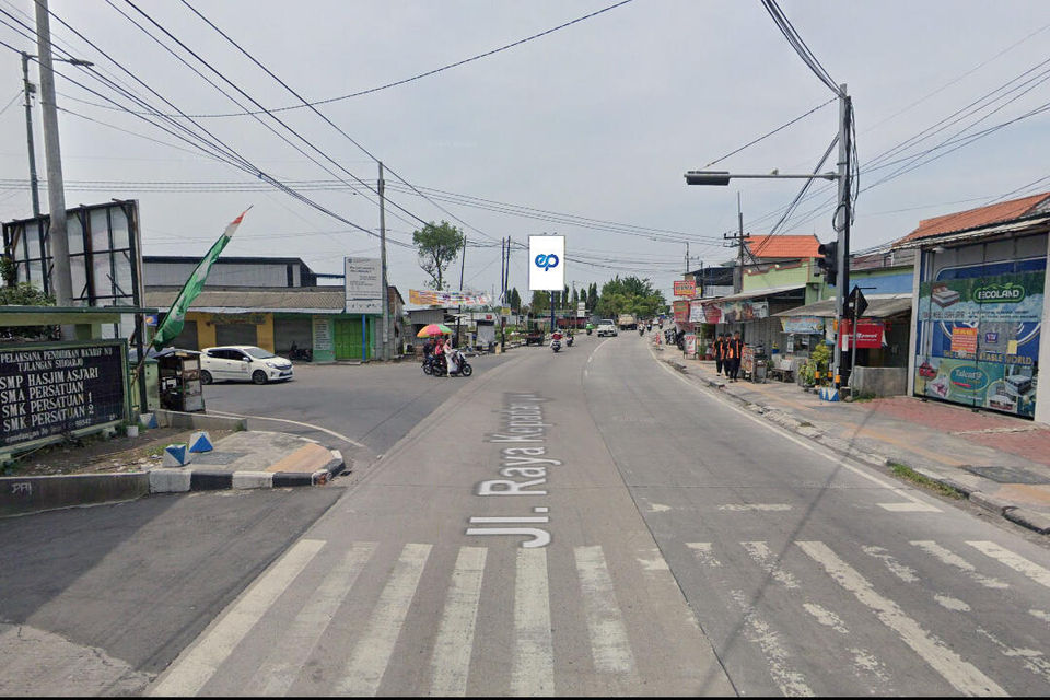 Billboard at Pertigaan Jl. Raya Kepadangan Tulangan, Sidoarjo
