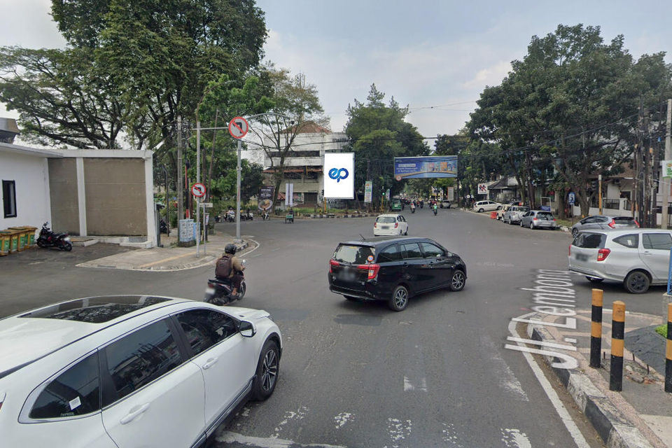 Billboard at Jl. Sumatra No 8 (Perempatan Tamblong), Bandung