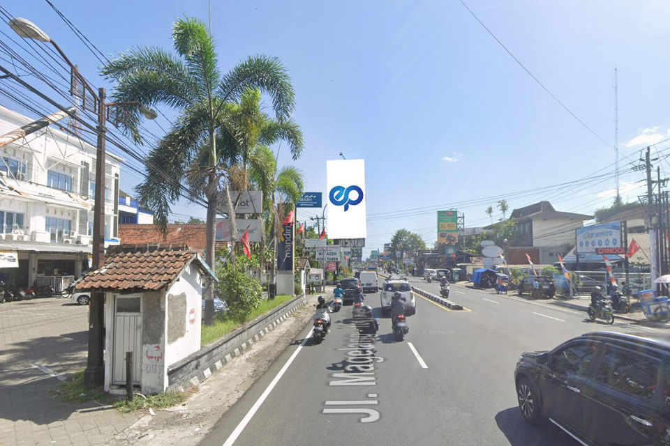 Billboard at Utara TVRI Yogya, JI. Magelang, Yogyakarta