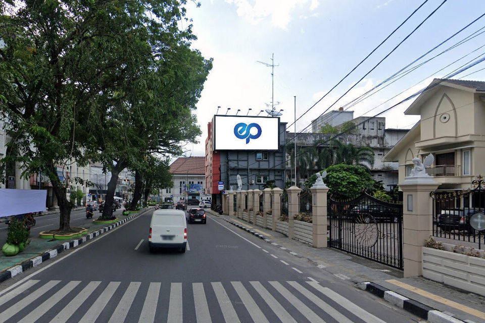 Billboard at JI. Pemuda (Simpang JI. Palang Merah), Medan