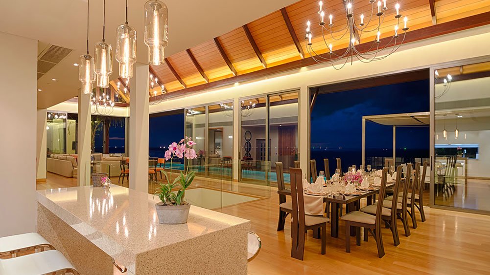 Villa Haleana - Living and dining spaces