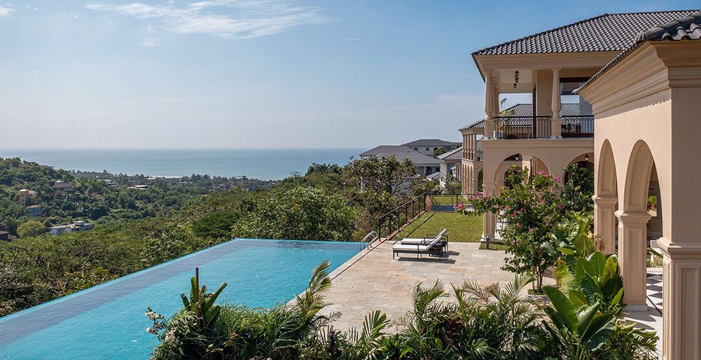 Sacri Borod Hill 9 - Magnificient view from pool<br />