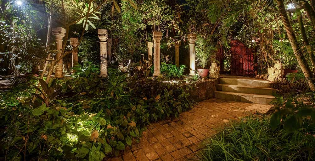 Ishavilas - Passageway at night<br />