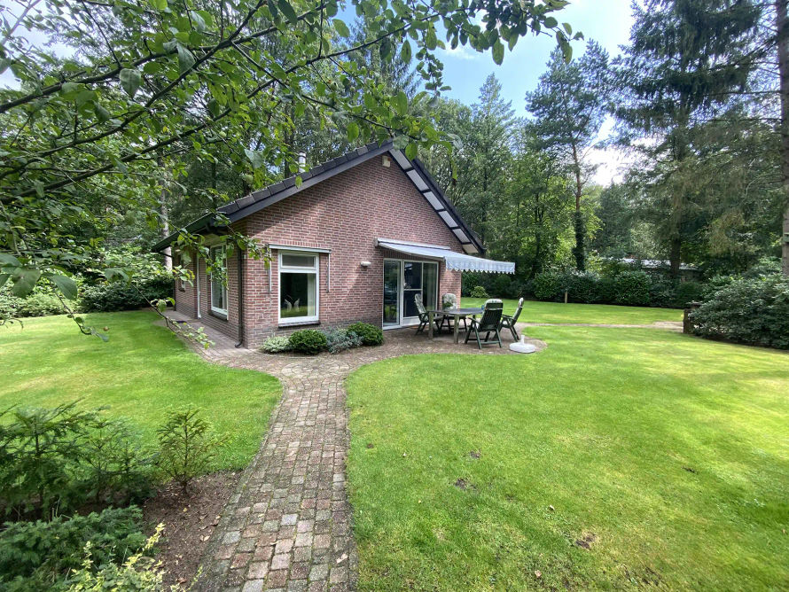 Zonzicht – vrijstaand zonzicht voor 4 personen, met ruim perceel, veel privacy, midden in de natuur, midden in de bosrijke natuur.