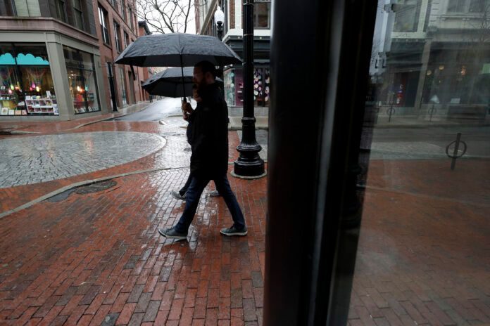 THE NUMBER of Rhode Islanders filing for Unemployment Insurance due to COVID-19 passed 144,000 as of Sunday. / AP FILE PHOTO/ STEVEN SENNE THE NUMBER of Rhode Islanders filing for Unemployment Insurance due to COVID-19 passed 144,000 as of Sunday. / AP FILE PHOTO/ STEVEN SENNE