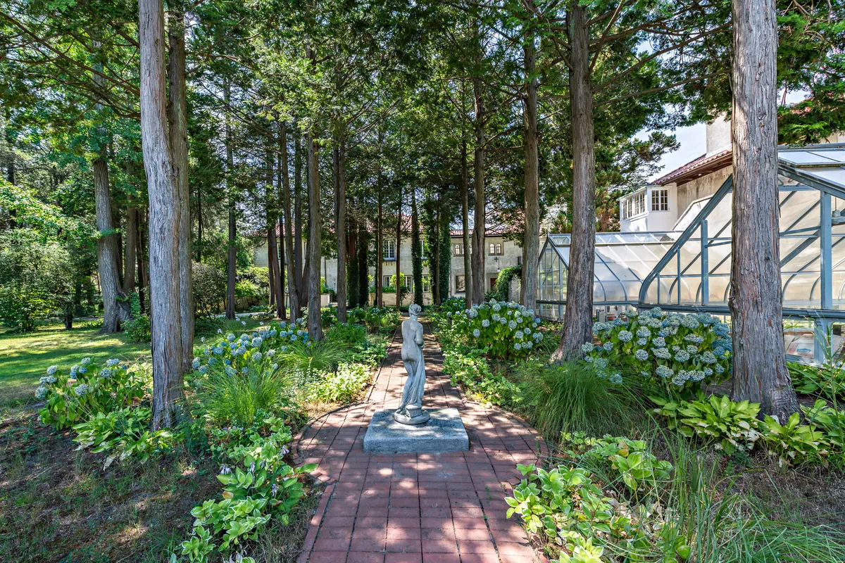 Dezube buys 'last great estate' in Providence for 4M, plans condos