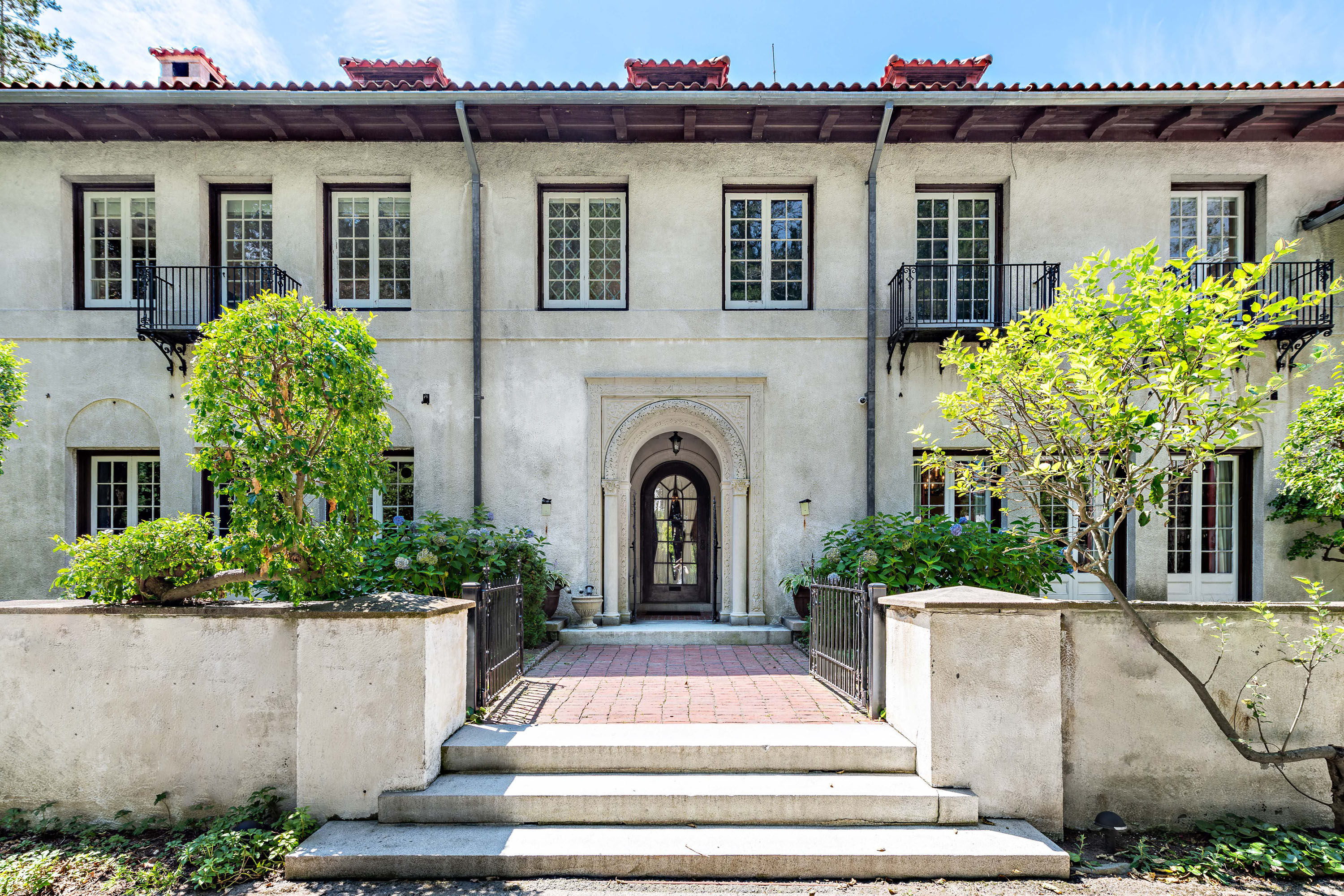 Dezube buys 'last great estate' in Providence for 4M, plans condos