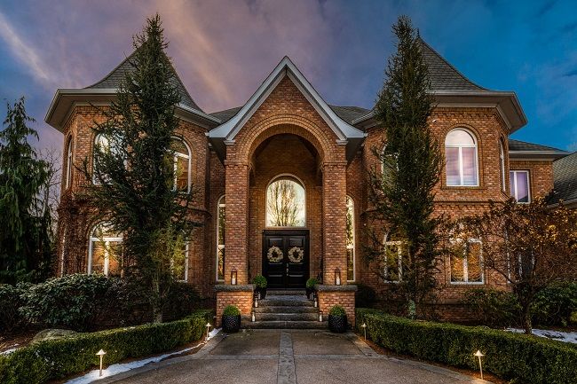 Lincoln mansion sells for $2 4M in town s largest ever residential sale